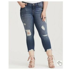 Torrid Jeans Ankle Skinny Destruction‎ Size 18 Distressed EUC 0411